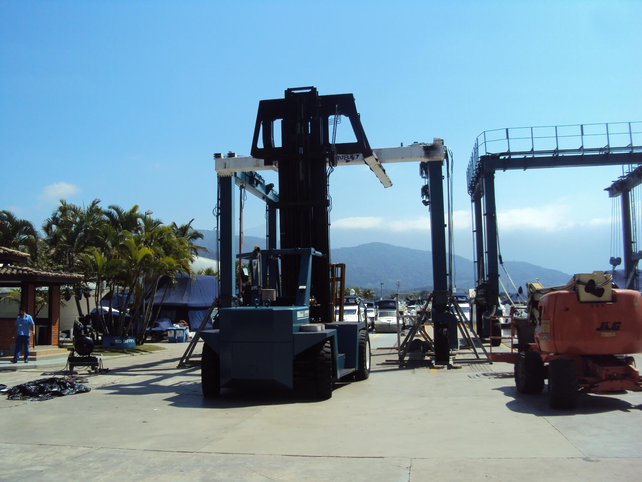 Locação de Plataforma Elevatória no Guarujá